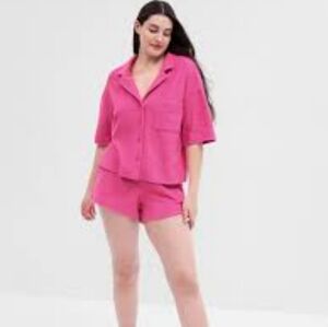 GAP Relaxed Towel Terry Short Sleeve Button Down Shirt